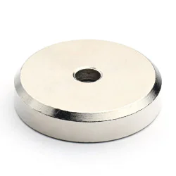 Magnes w obudowie — średnica ⌀32 mm, z otworem pod stożkowy łeb śruby — neodymowy - 009