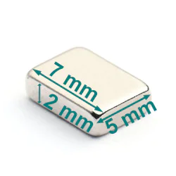 Magnes — długość 7 mm,...