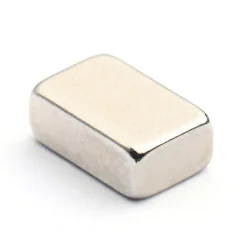 Magnes neodym — dł. 8 mm, szer. 5 mm, wys. 3 mm — N38 - 008