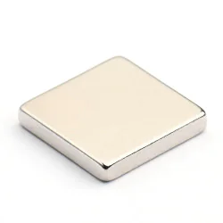 Magnes — długość 12 mm, szerokość 12 mm, wysokość 2 mm — neodymowy (N38) - 009