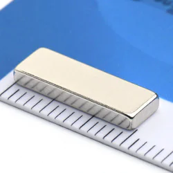 Magnes — długość 15 mm, szerokość 5 mm, wysokość 2 mm — neodymowy (N38) - 007