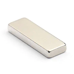 Magnes — długość 15 mm, szerokość 5 mm, wysokość 2 mm — neodymowy (N38) - 009