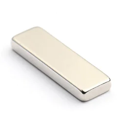 Magnes — długość 20 mm, szerokość 6 mm, wysokość 2,4 mm — neodymowy (N38) - 009