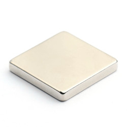 Magnes neodymowy — długość 20 mm, szerokość 20 mm, wysokość 3 mm — materiał N38