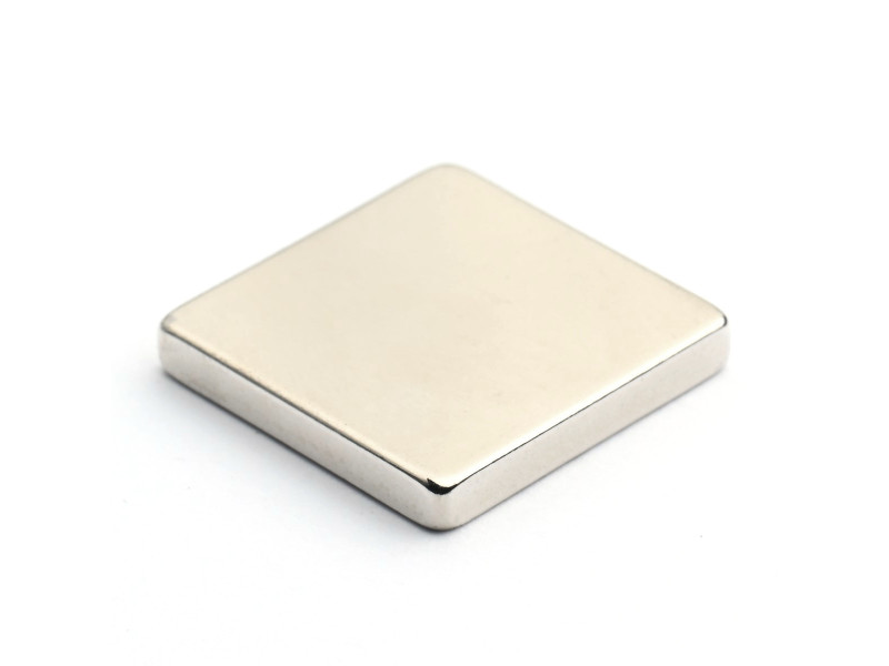 Magnes neodymowy — długość 20 mm, szerokość 20 mm, wysokość 3 mm — materiał N38