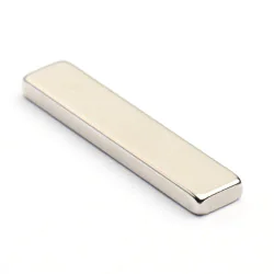 Magnes — długość 30 mm, szerokość 6 mm, wysokość 2,4 mm — neodymowy (N38) - 009