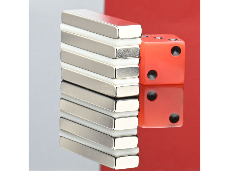 Magnes neodymowy — długość 40 mm, szerokość 10 mm, wysokość 5 mm — materiał N38