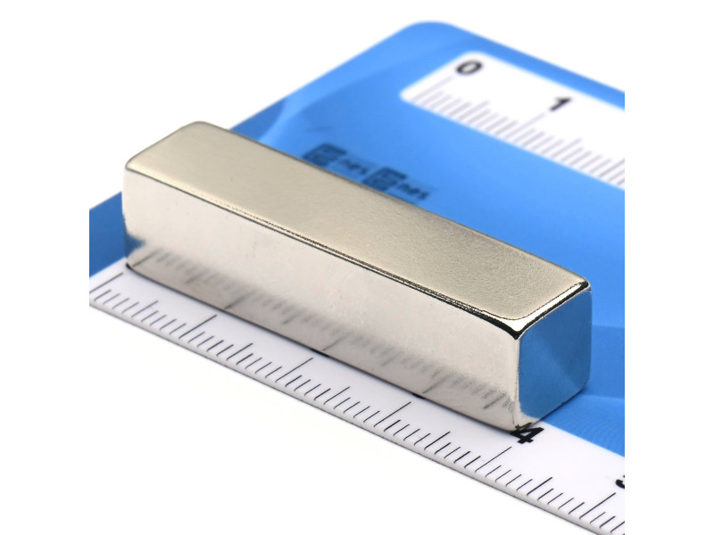 Magnes neodymowy — długość 40 mm, szerokość 10 mm, wysokość 10 mm — materiał N38
