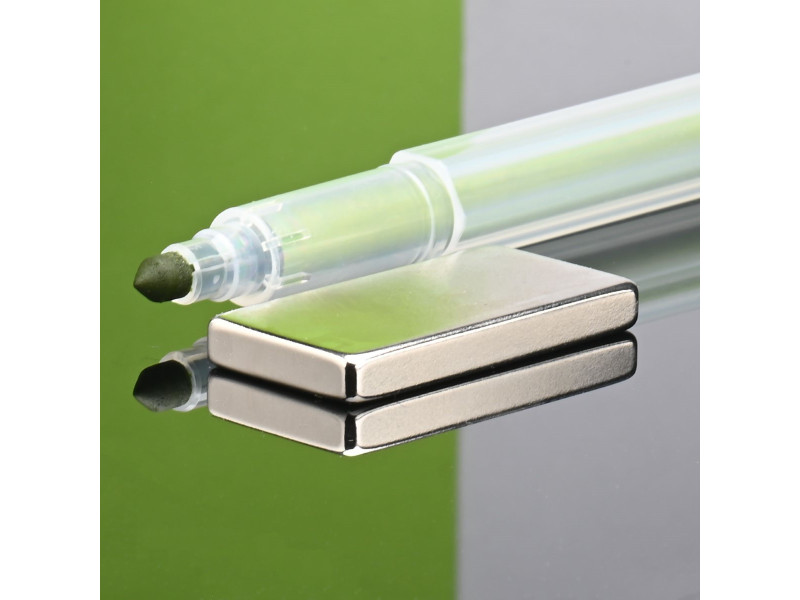 Magnes neodymowy — długość 40 mm, szerokość 20 mm, wysokość 5 mm — materiał N38