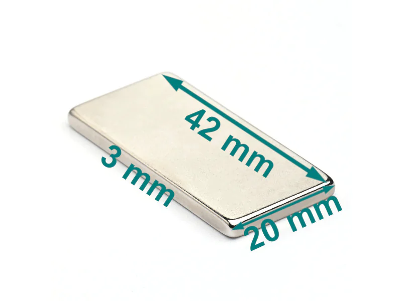 Magnes — długość 42 mm, szerokość 20 mm, wysokość 3 mm — neodymowy (N35H) Magnes — długość 42 mm, szerokość 20 mm, wysokość 3 mm — neodymowy (N35H)