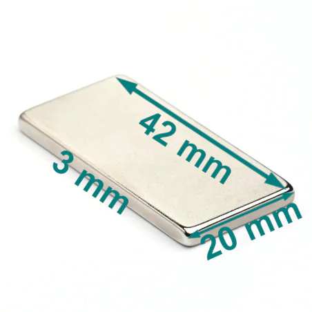 Magnes — długość 42 mm, szerokość 20 mm, wysokość 3 mm — neodymowy (N35H)