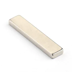 Magnes — długość 25 mm, szerokość 5 mm, wysokość 2 mm — neodymowy (N38) - 009