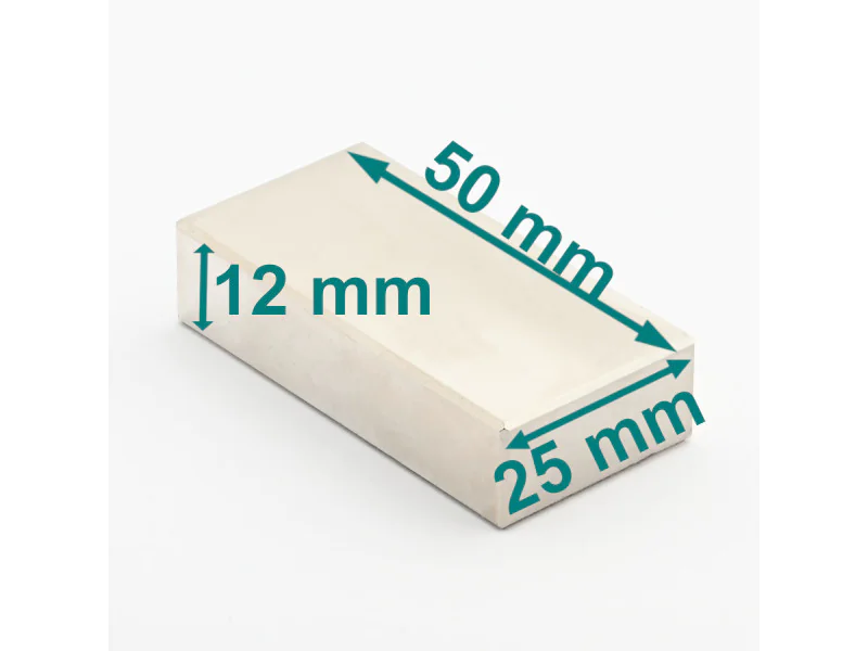 Magnes — długość 50 mm, szerokość 25 mm, wysokość 12 mm — neodymowy (N38) Magnes — długość 50 mm, szerokość 25 mm, wysokość 12 mm — neodymowy (N38)