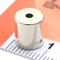 Magnes pierścieniowy — średnica ⌀7,8 mm, otwór ⌀2 mm, wysokość 8,5 mm — neodymowy (N48)