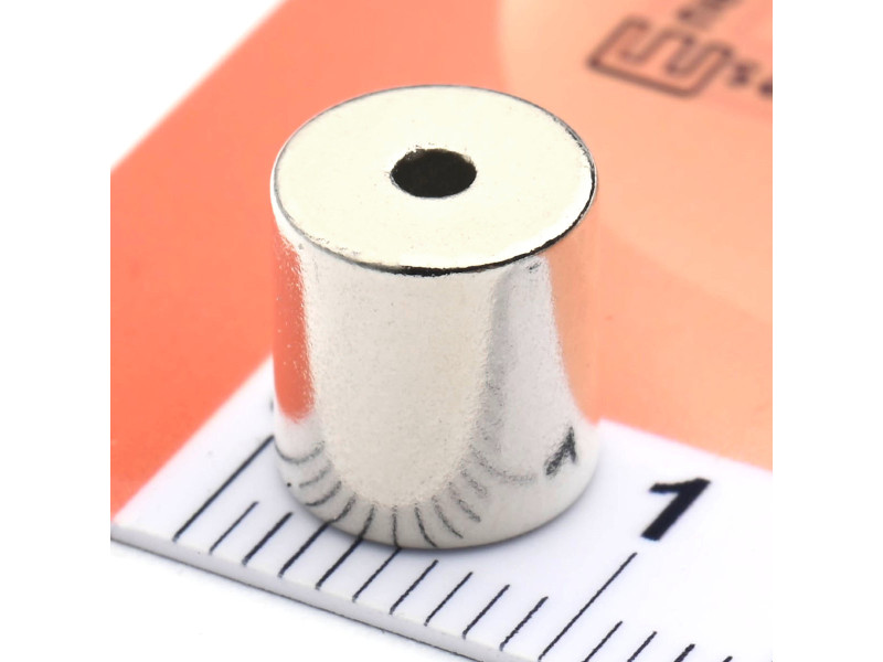 Magnes pierścieniowy — średnica ⌀7,8 mm, otwór ⌀2 mm, wysokość 8,5 mm — neodymowy (N48)