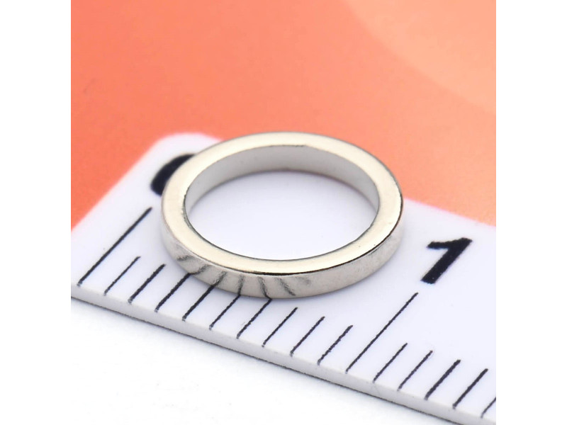 Magnes neodymowy — średnica ⌀8 mm, otwór ⌀6,3 mm, grubość 1,2 mm — pierścieniowy