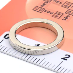 Magnes — średnica ⌀16 mm, otwór ⌀12 mm, grubość 2 mm — neodymowy (N38) - 006