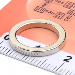 Magnes neodymowy — średnica ⌀16 mm, otwór ⌀12 mm, grubość 2 mm — pierścieniowy (N38)