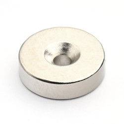 Magnes okrągły, z otworem pod wkręt — ⌀18 mm, ⌀7,2/⌀3,6 mm, wys. 5 mm — neodymowy (N42)