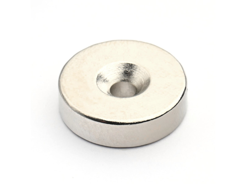 Magnes okrągły, z otworem pod wkręt — ⌀18 mm, ⌀7,2/⌀3,6 mm, wys. 5 mm — neodymowy (N42)