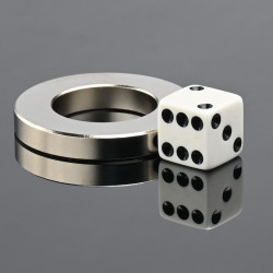 Magnes neodymowy — średnica ⌀40 mm, otwór ⌀23 mm, grubość 6 mm — (N38)
