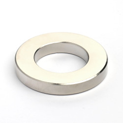 Magnes neodymowy — średnica ⌀40 mm, otwór ⌀23 mm, grubość 6 mm — (N38)