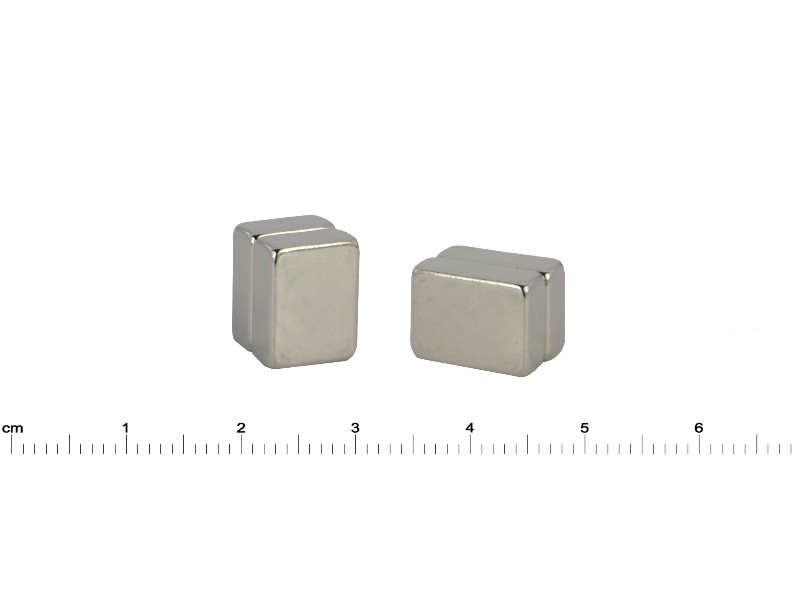 Magnes neodymowy — długość 13 mm, szerokość 10 mm, wysokość 5 mm — materiał N35