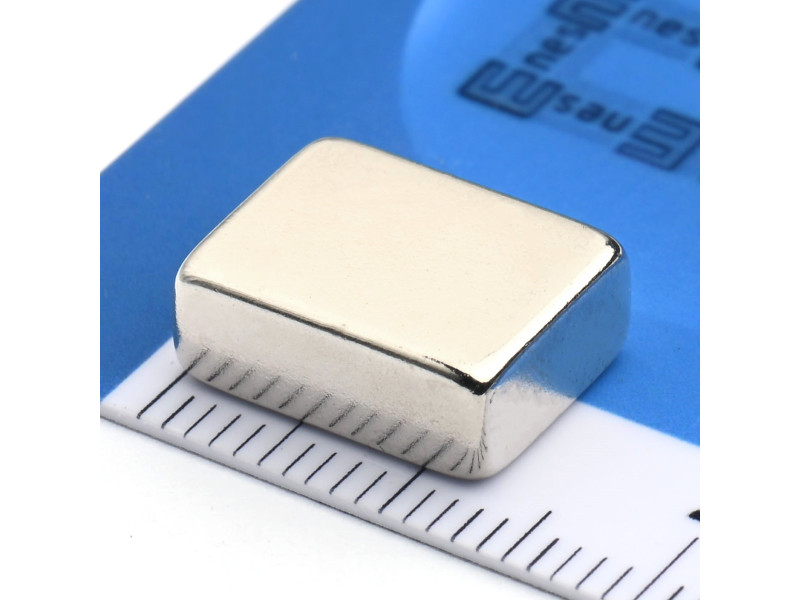 Magnes neodymowy — długość 13 mm, szerokość 10 mm, wysokość 5 mm — materiał N35