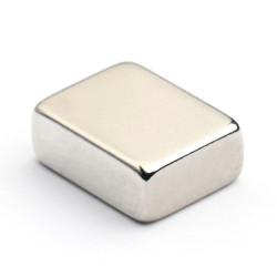 Magnes neodymowy — długość 13 mm, szerokość 10 mm, wysokość 5 mm — materiał N35