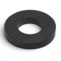 Magnes pierścieniowy — ⌀65 mm, otwór ⌀32 mm, grubość 10 mm — ferrytowy