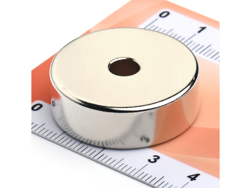 Magnes neodymowy — średnica ⌀30 mm, otwór ⌀6 mm, grubość 10 mm — materiał N38
