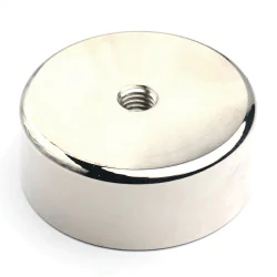 Magnes w obudowie z gwintem M8, średnica 50 mm, wys. 20 mm, neodymowy - 008