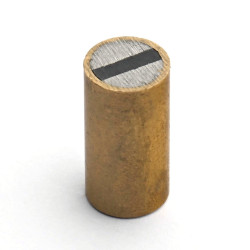 Magnes w obudowie mosiężnej, średnica ⌀10 mm, gwint wewn. M4, wys. 20 mm, neodymowy - 0010