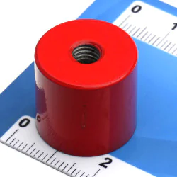 Magnes w obudowie — średnica ⌀20,6 mm, wys. 19 mm, gwint wewnętrzny M6 — alnico - 004
