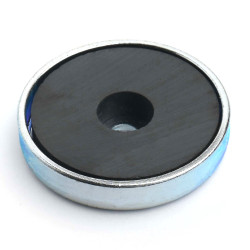 Magnes w obudowie — średnica ⌀36,2 mm, z otworem pod płaski łeb śruby — ferrytowy - 006