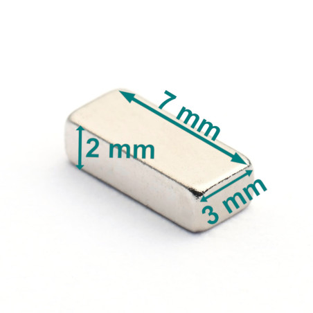 Magnes — długość 7 mm, szerokość 3 mm, wysokość 2 mm — neodymowy (N38)