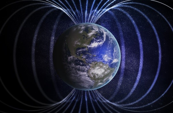 Rozkład linii pola magnetycznego wokół Ziemi