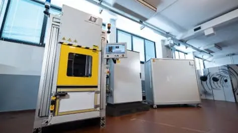 Magneśnica impulsowa firmy Laboratorio Elettrofisico do magnesowania magnesów neodymowych